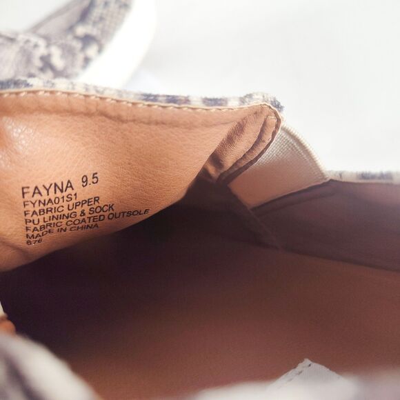 Steve Madden Fayna Slip On Snakeskin Vegan Sneakers Comfortable Nuetral Size 9 - Picture 11 of 11